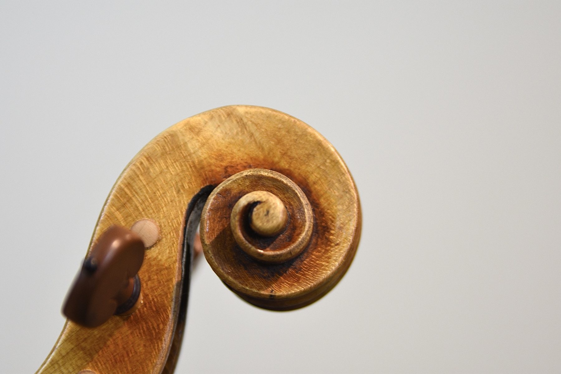 Stradivari model violin scroll, detail
